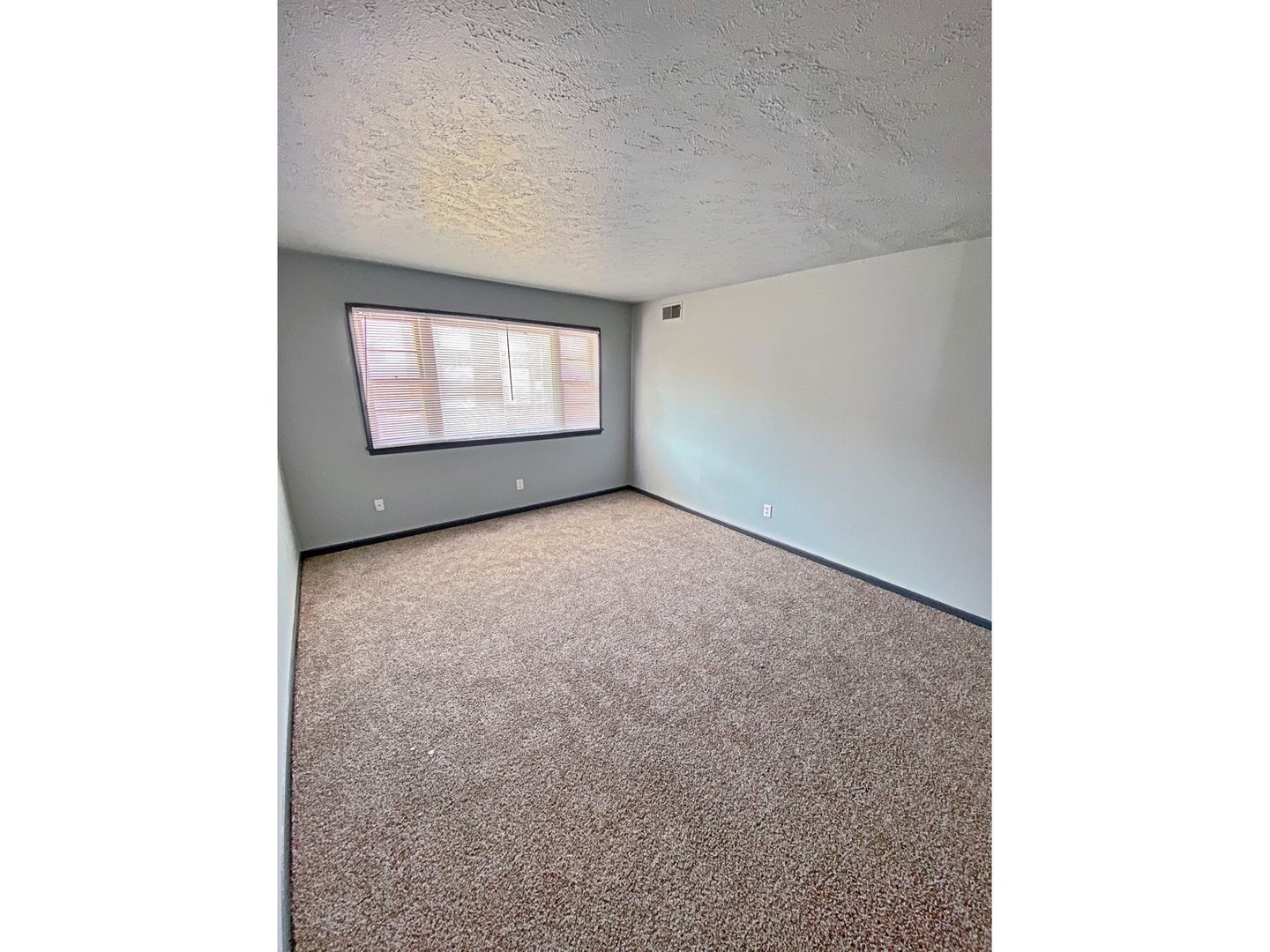 Omaha Apartment: 4750 Lafayette AV