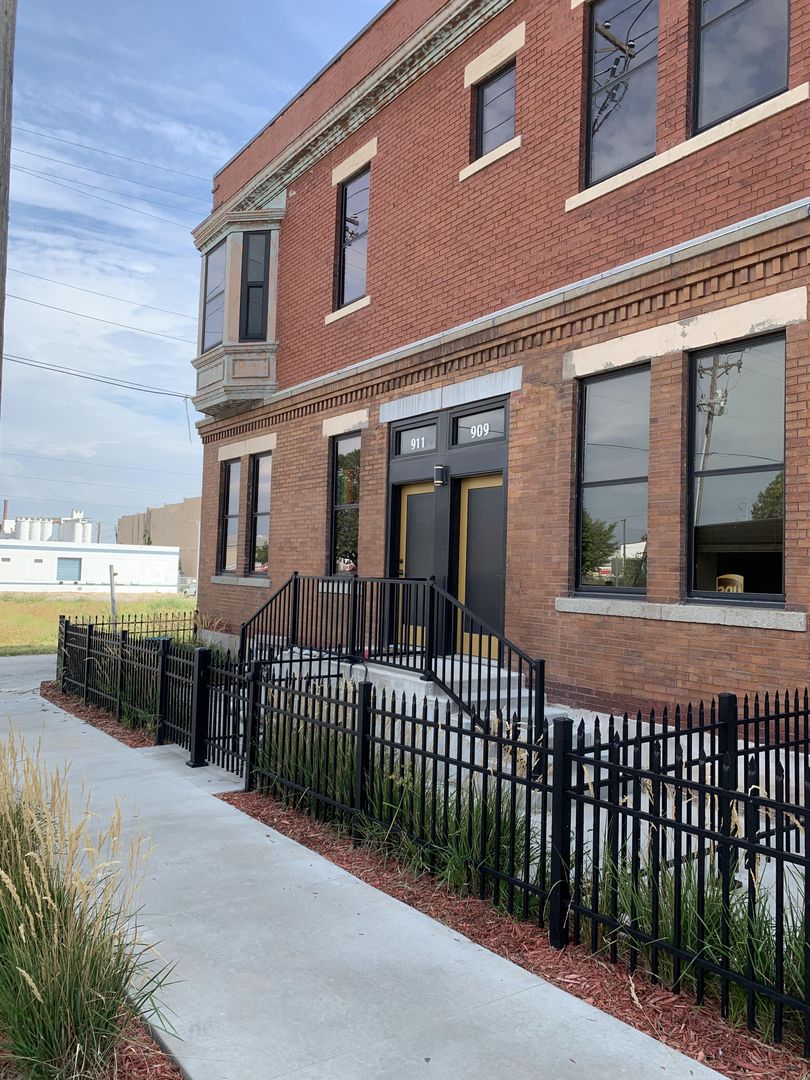 Omaha Apartment: 909 N 17th Street