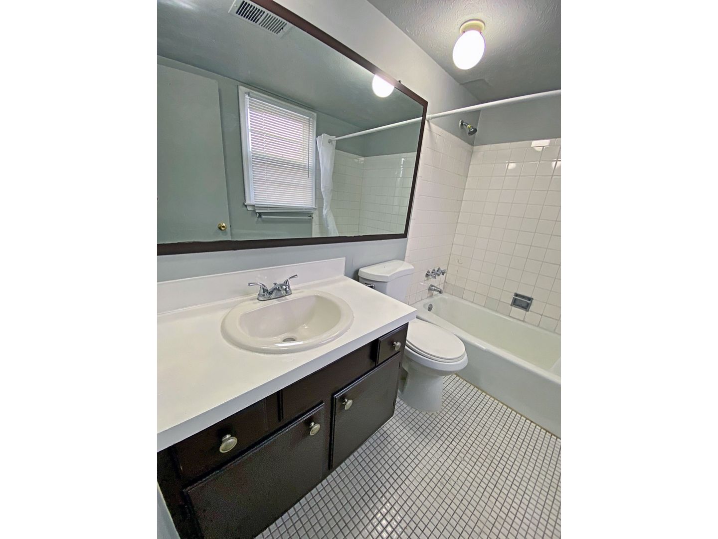 Omaha Apartment: 2003 N. 45th Street