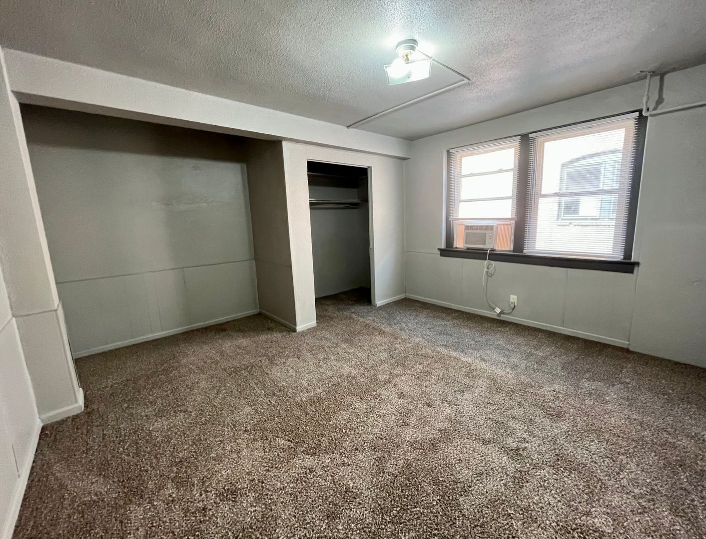 Omaha Apartment: 2205 Jones Street