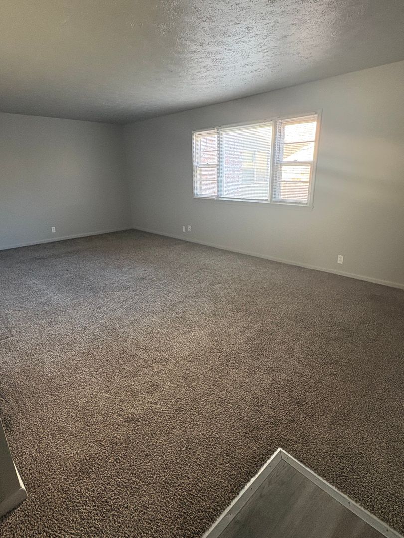 Omaha Apartment: 1306 N. 48th Avenue