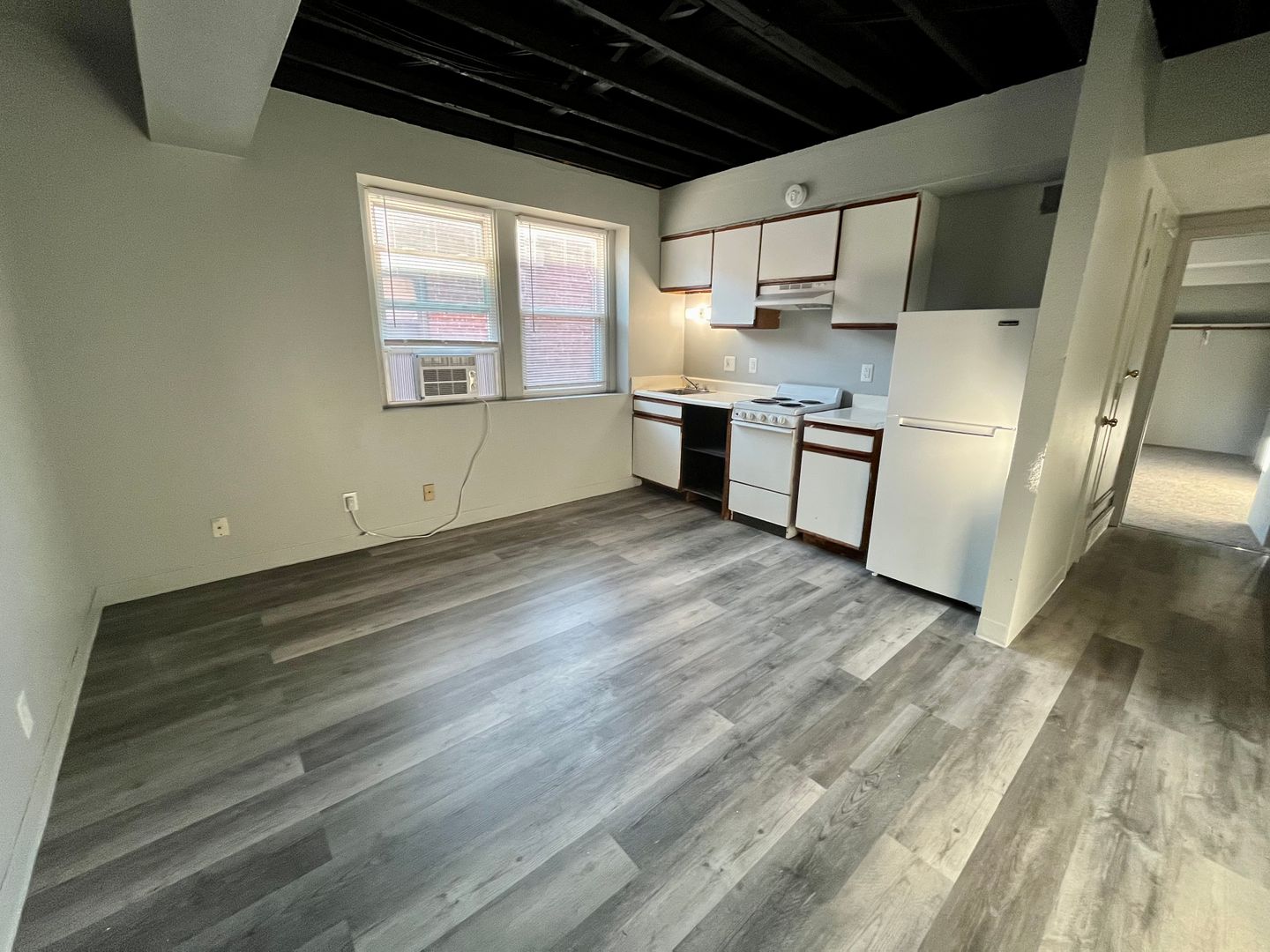 Omaha Apartment: 2211 Jones Street