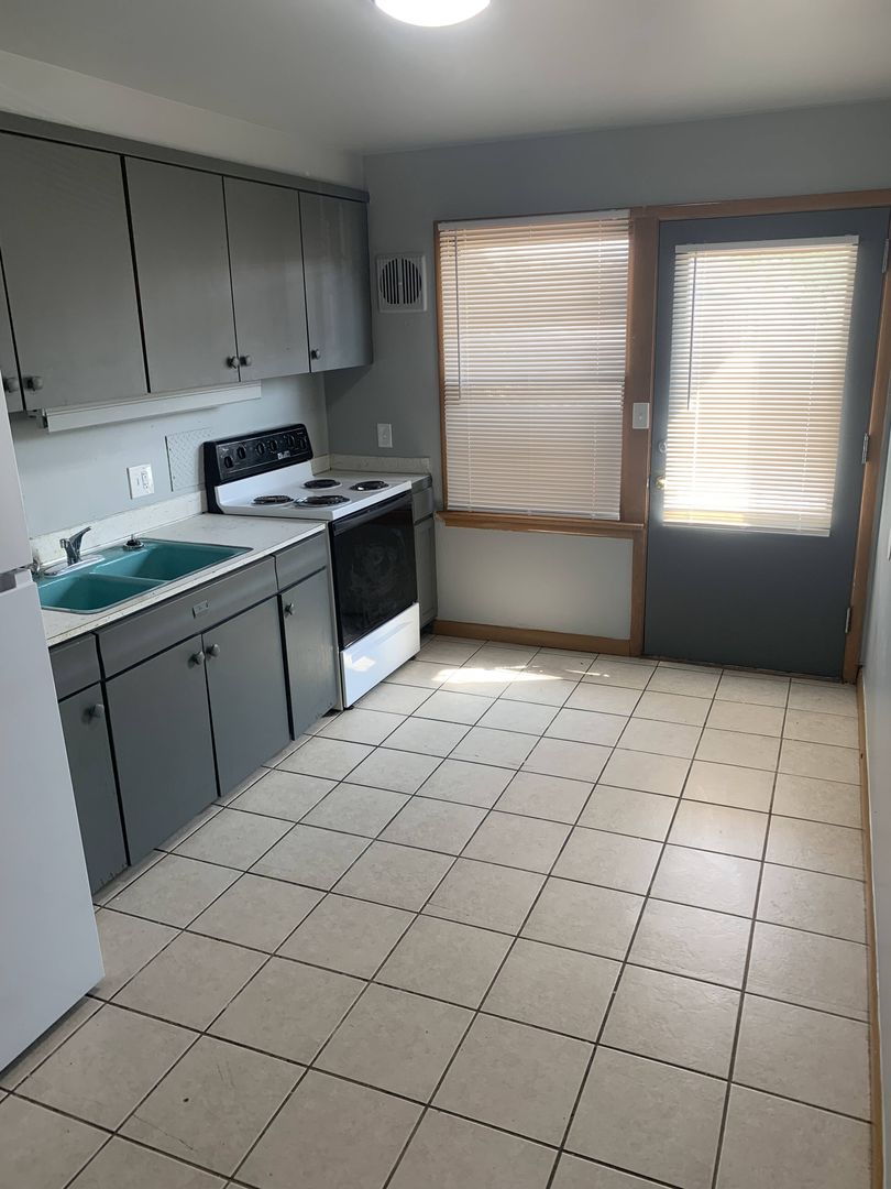 Omaha Apartment: 1101 N. 48th Avenue