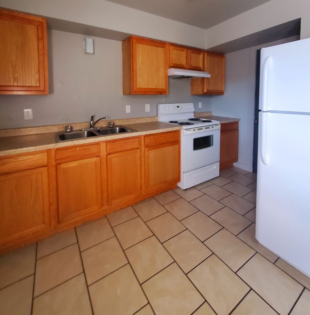 Omaha Apartment: 4602-4608 Redman Avenue