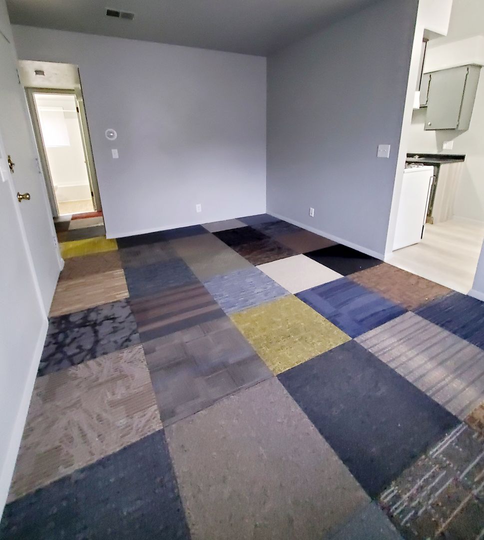 Omaha Apartment: 4015 Hamilton