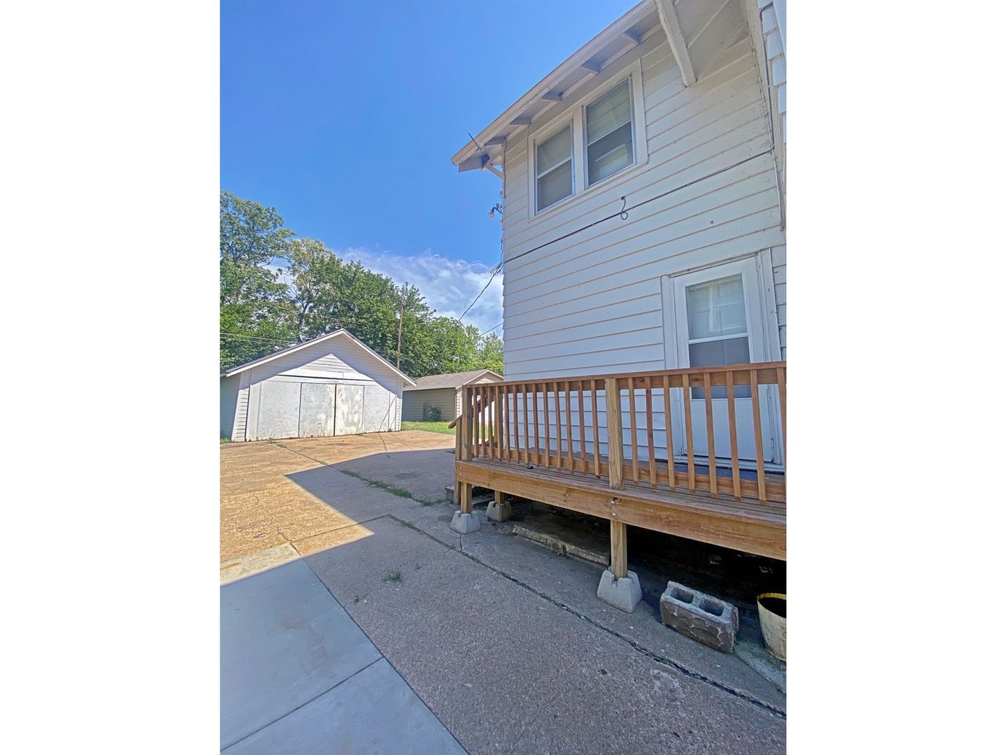 Omaha House: 6715 Florence Boulevard