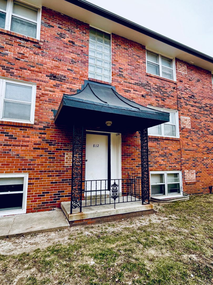 Omaha Apartment: 812 N. 44th Street