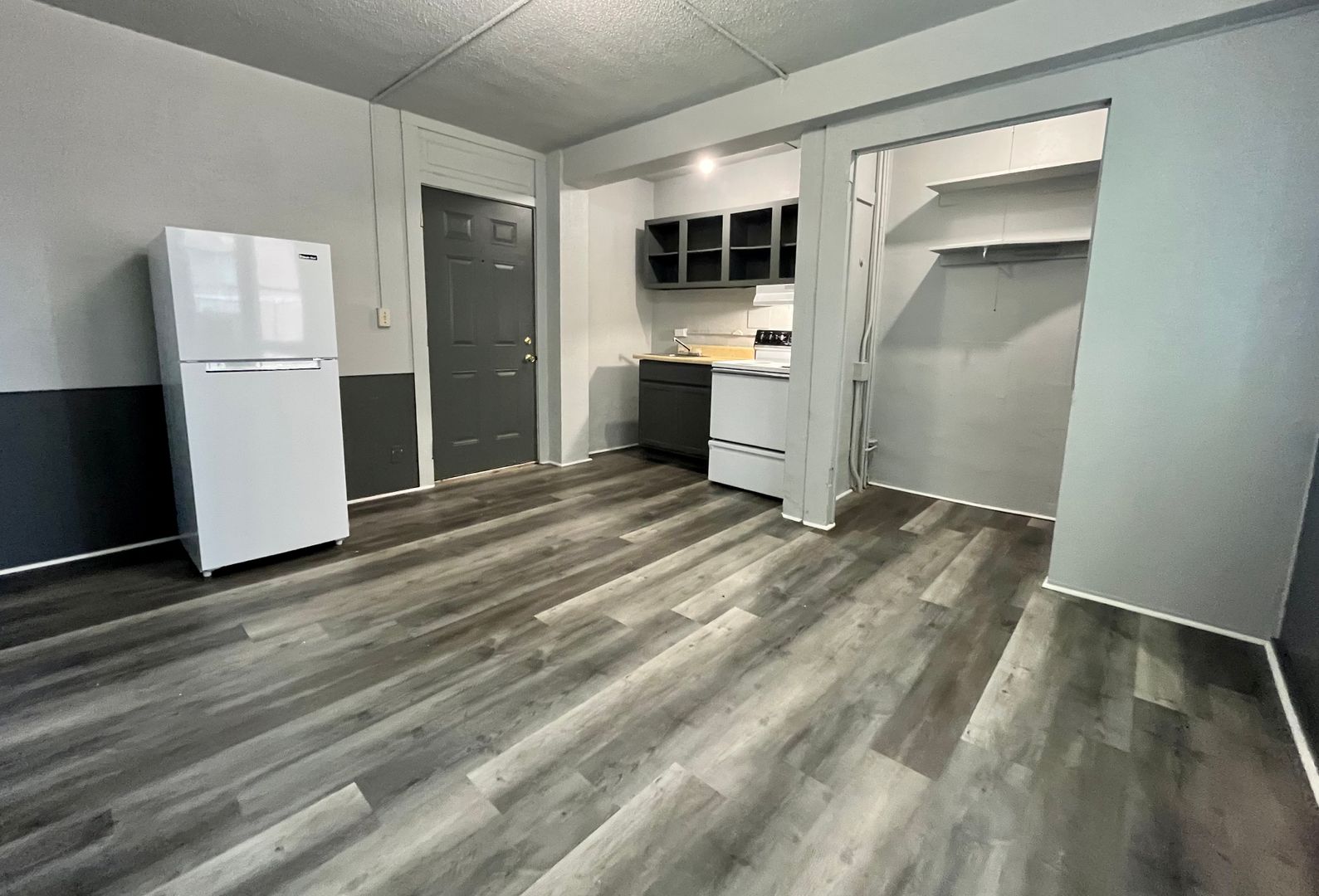 Omaha Apartment: 2207 Jones Street