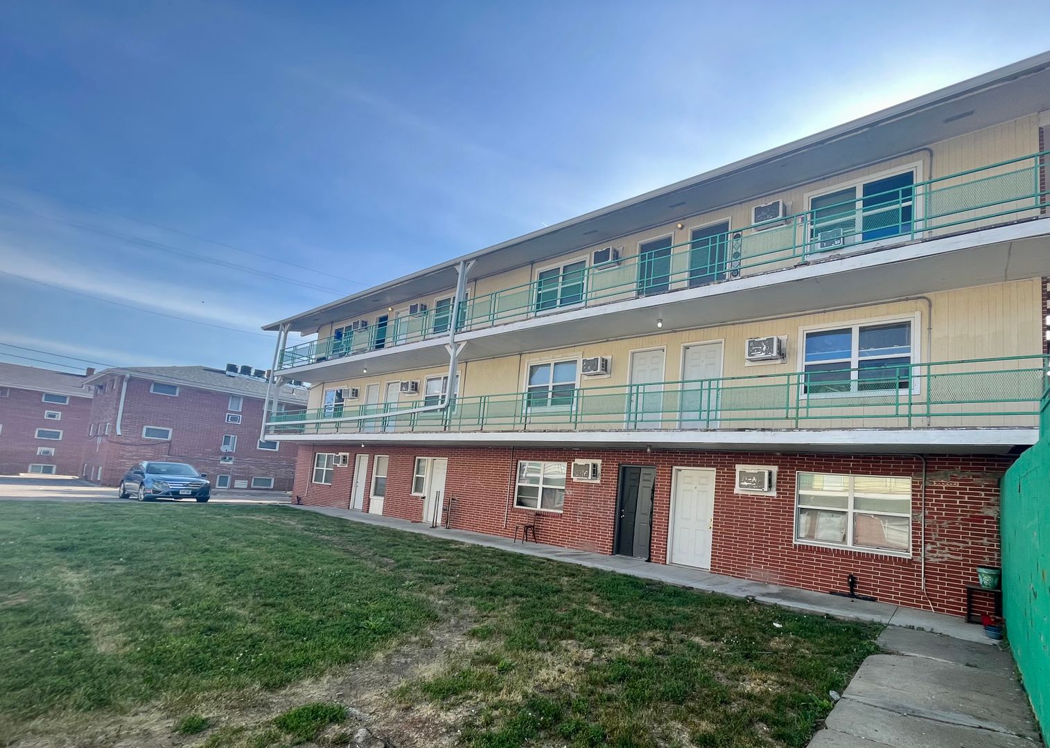 Omaha Apartment: 4822-4826 Sahler Street
