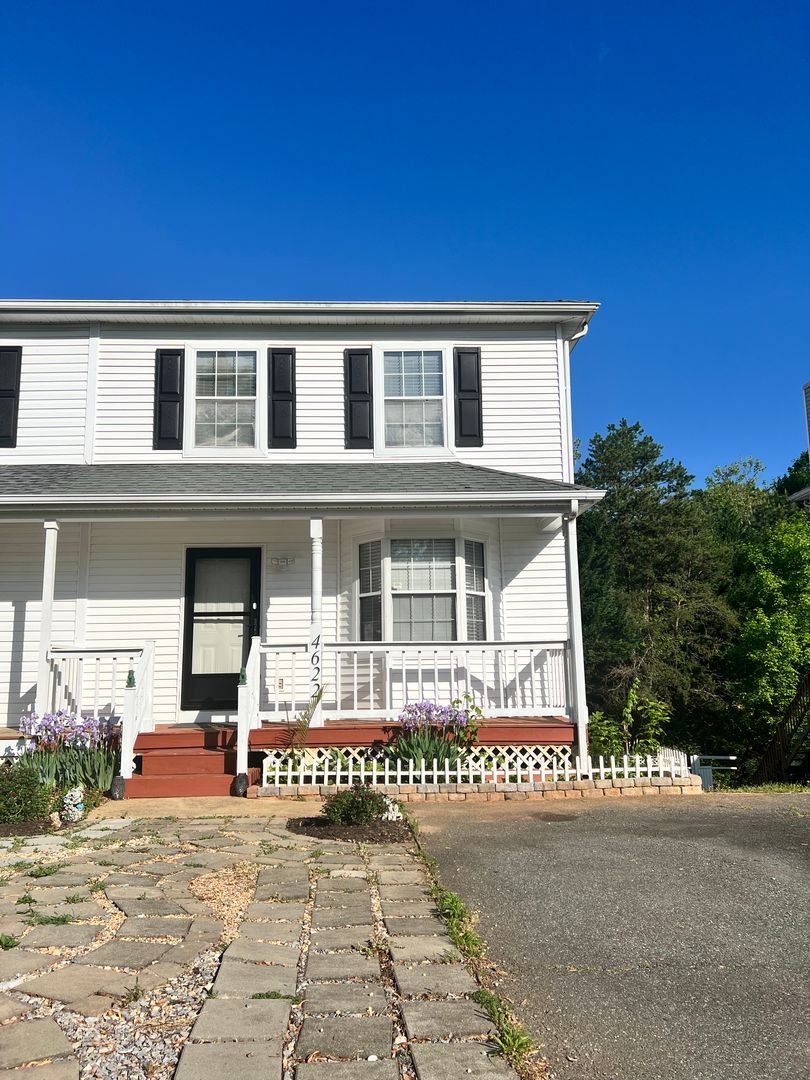 Charlottesville Multiplex: 4622 Briarwood Dr.