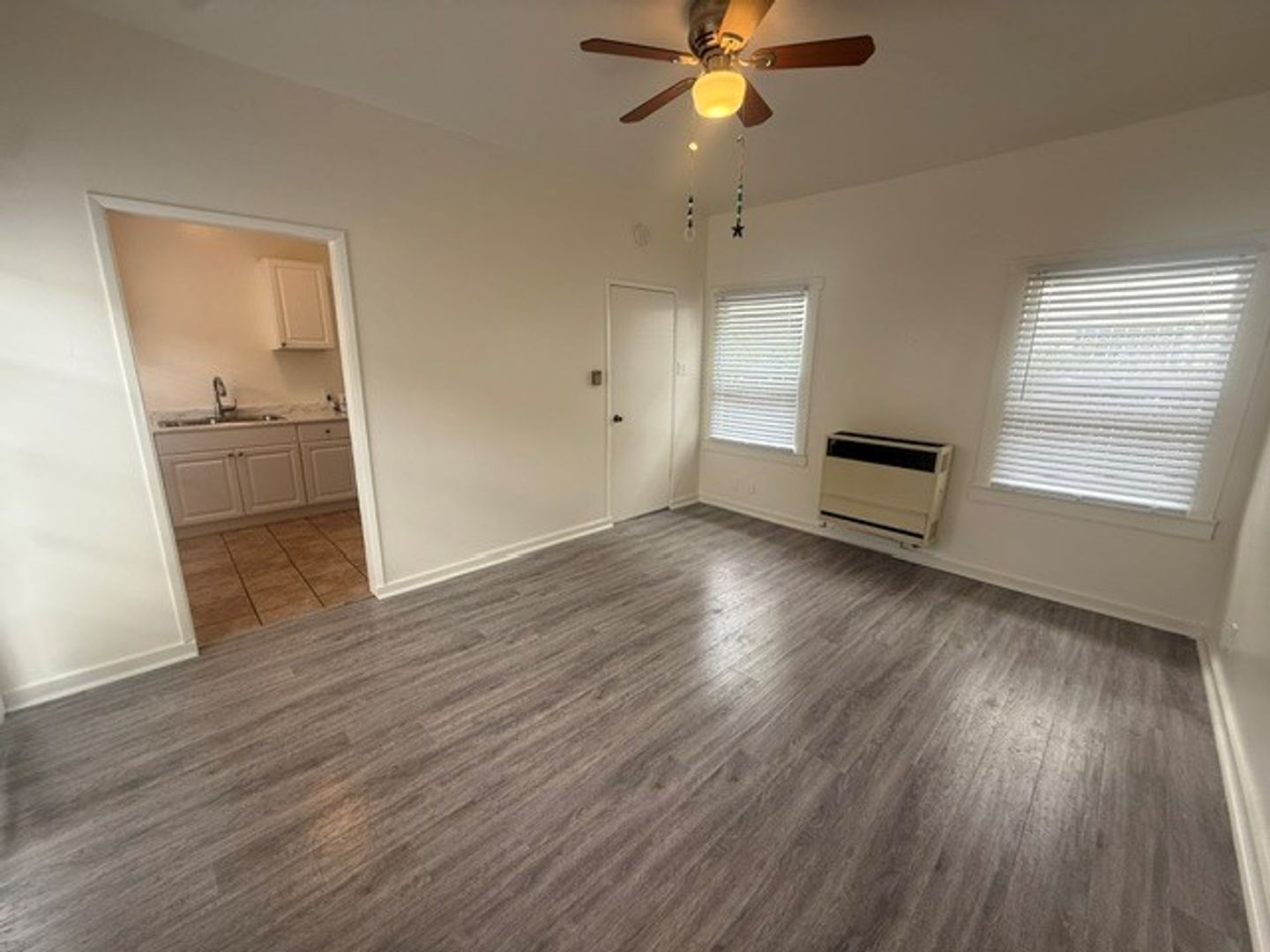 Long Beach Apartment: 1058 Molino Ave.