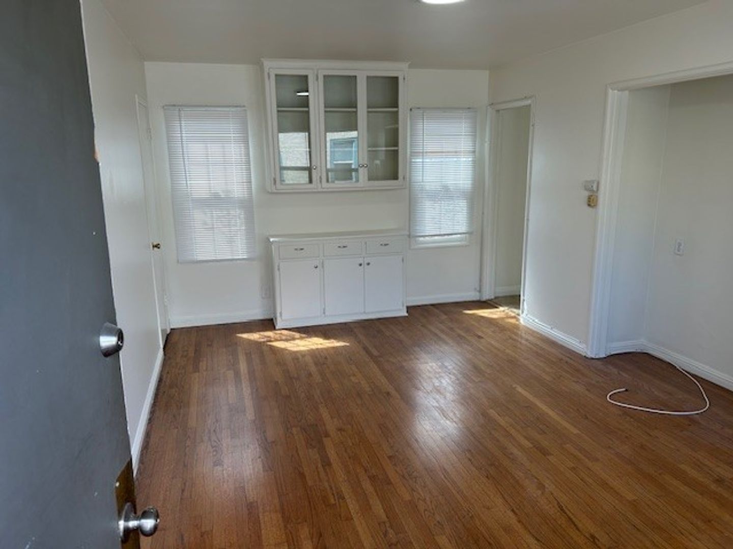 Long Beach Apartment: 1728-1730 E. 7th St.