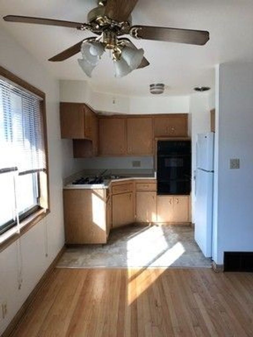 MIlwaukee Apartment: 3421 N. Oakland Ave.