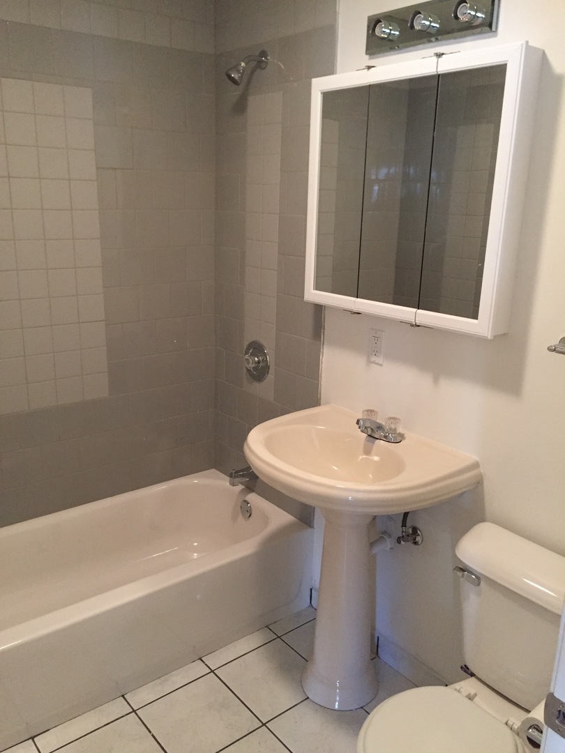 MIlwaukee Apartment: 2901-09 N. Holton St.