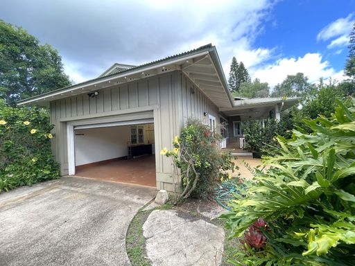 Charming 2-Bedroom Cottage rarely available in Desirable Kula 200 – photo 1