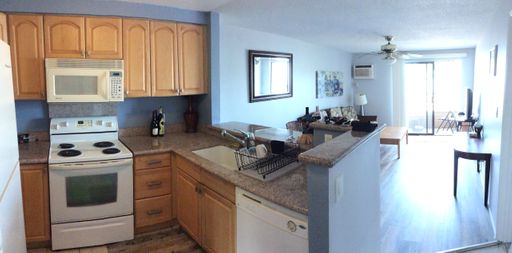 Mostly furnished upstairs 2 bed., 2 full bathroom Kihei Shores condo – photo 1