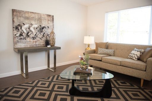 Upper 1bed, a/c in unit, on site coin-op, storage, all dogs welcome! – photo 1