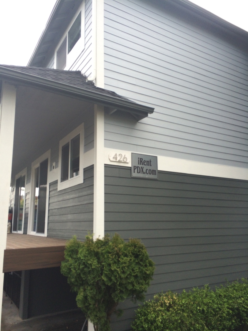 Portland Apartment: 426 NE 75th Ave