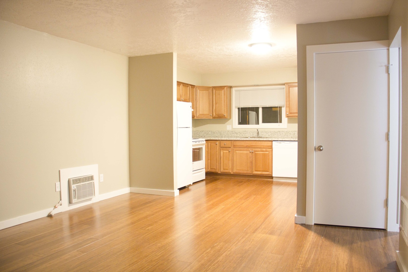 Portland Apartment: 502 NE 78th Ave