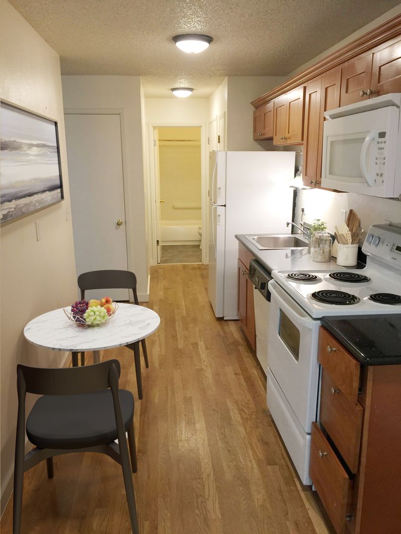 Portland Apartment: 4041 SE Gladstone St.