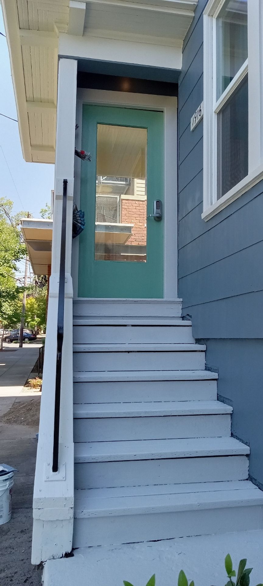 Portland Apartment: 1916 NE Everett