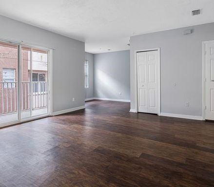 Huge 4-Bedroom Townhouse with 2 Car Garage! – photo 1