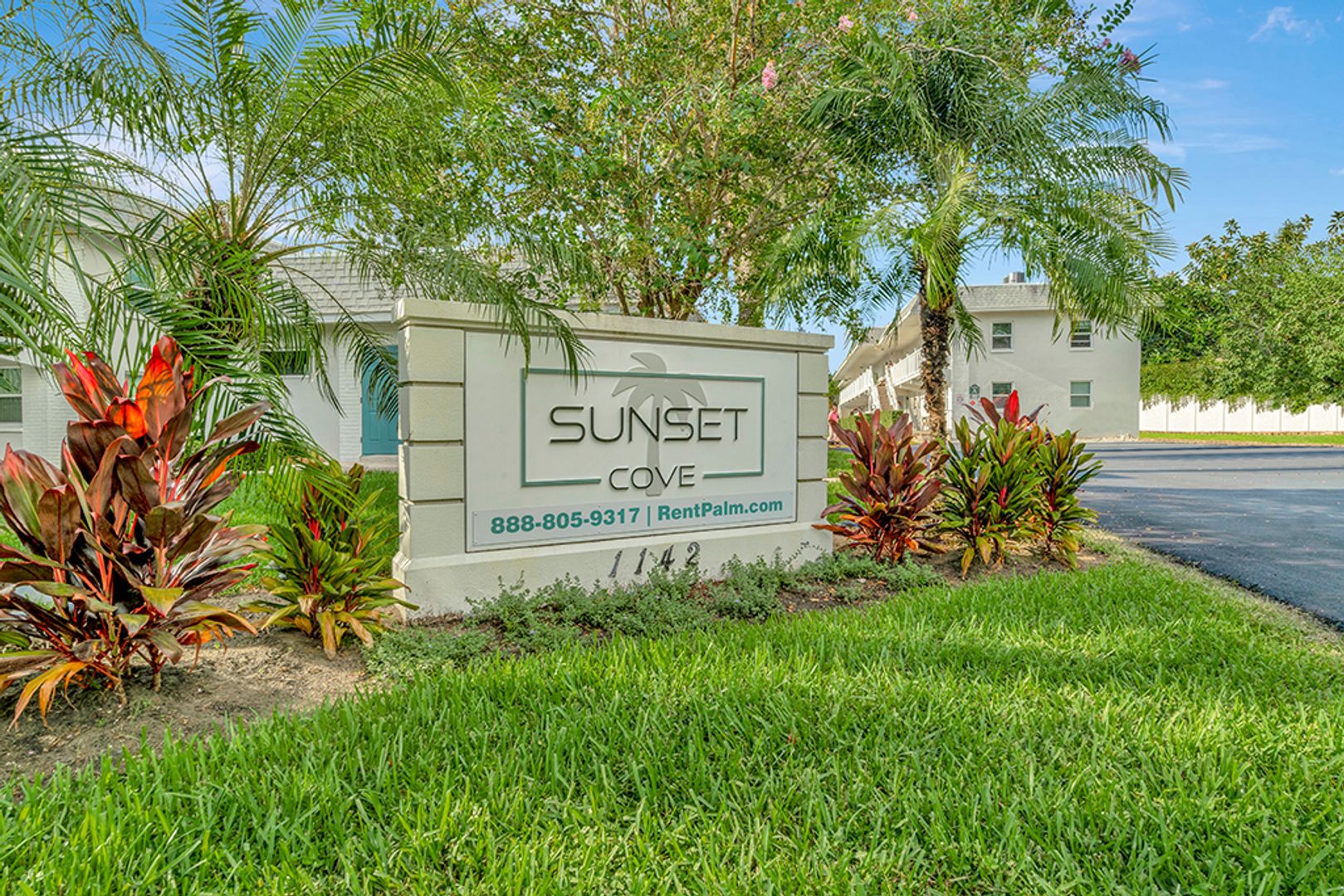 Clearwater Apartment: 1142 Sunset Point Rd
