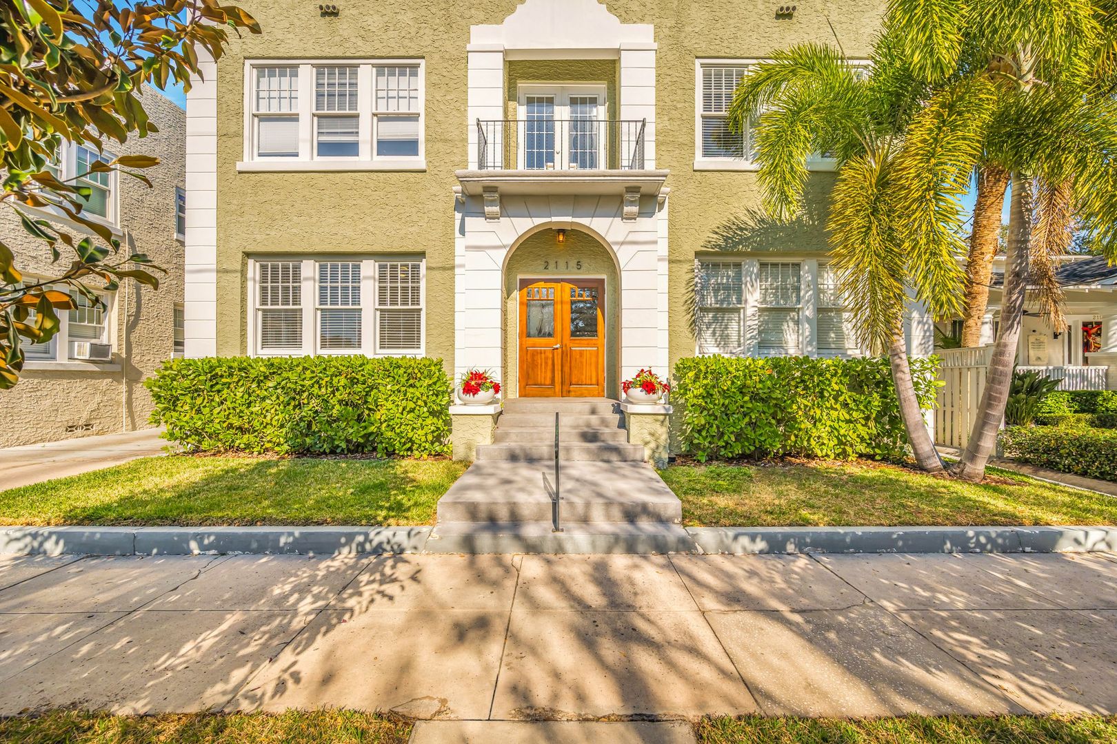Tampa Apartment: 2115 W Hills Ave