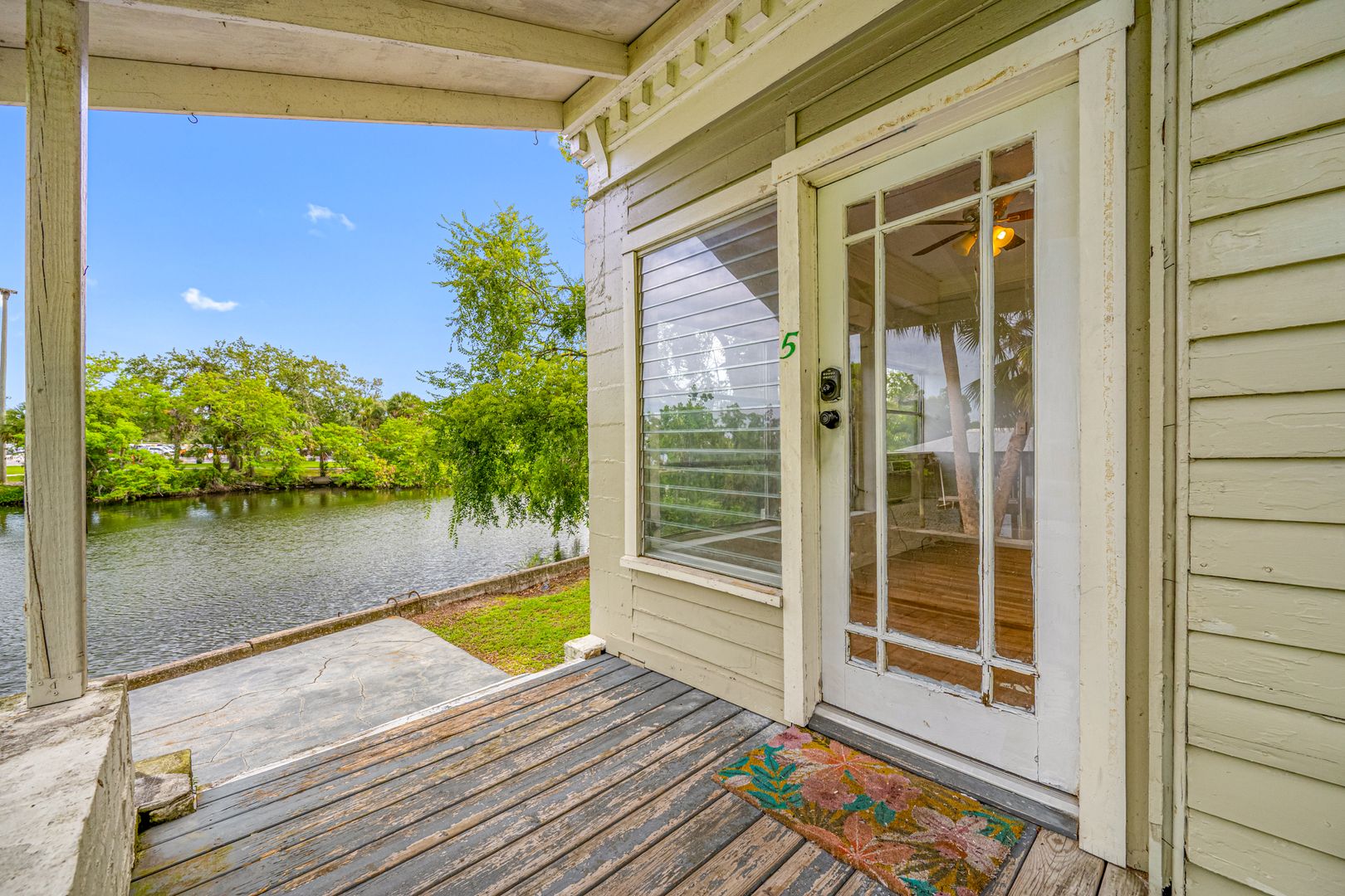 Tampa Apartment: 708 E Hollywood St