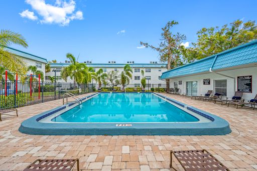 2BR/1BA Apartment with Pool, Fitness Center & On-Site Amenities