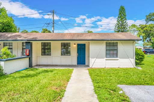 211 N Pinewood Ave, Brandon, FL 33510