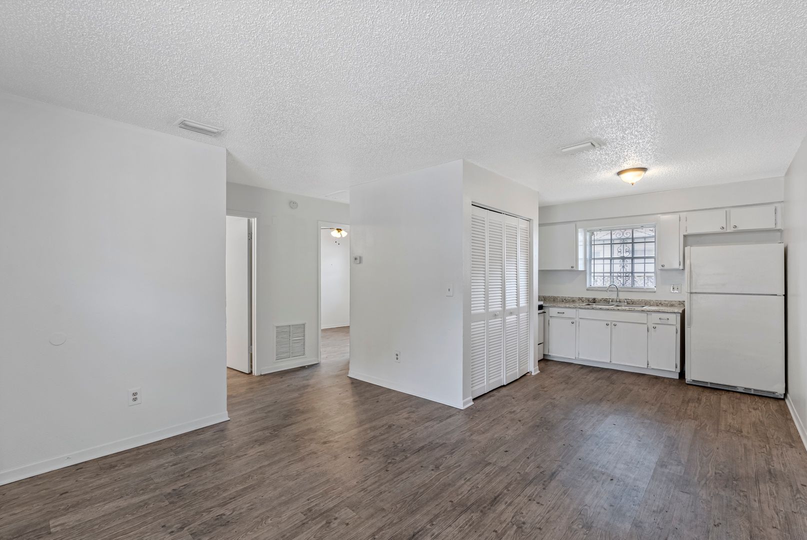 Tampa Apartment: 2113 W Cypress St