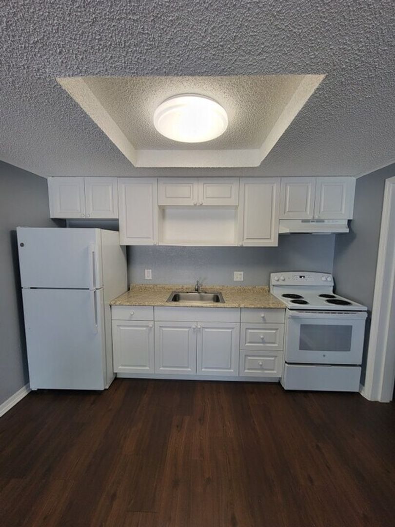 Apollo Beach Apartment: 349 Apollo Beach Blvd