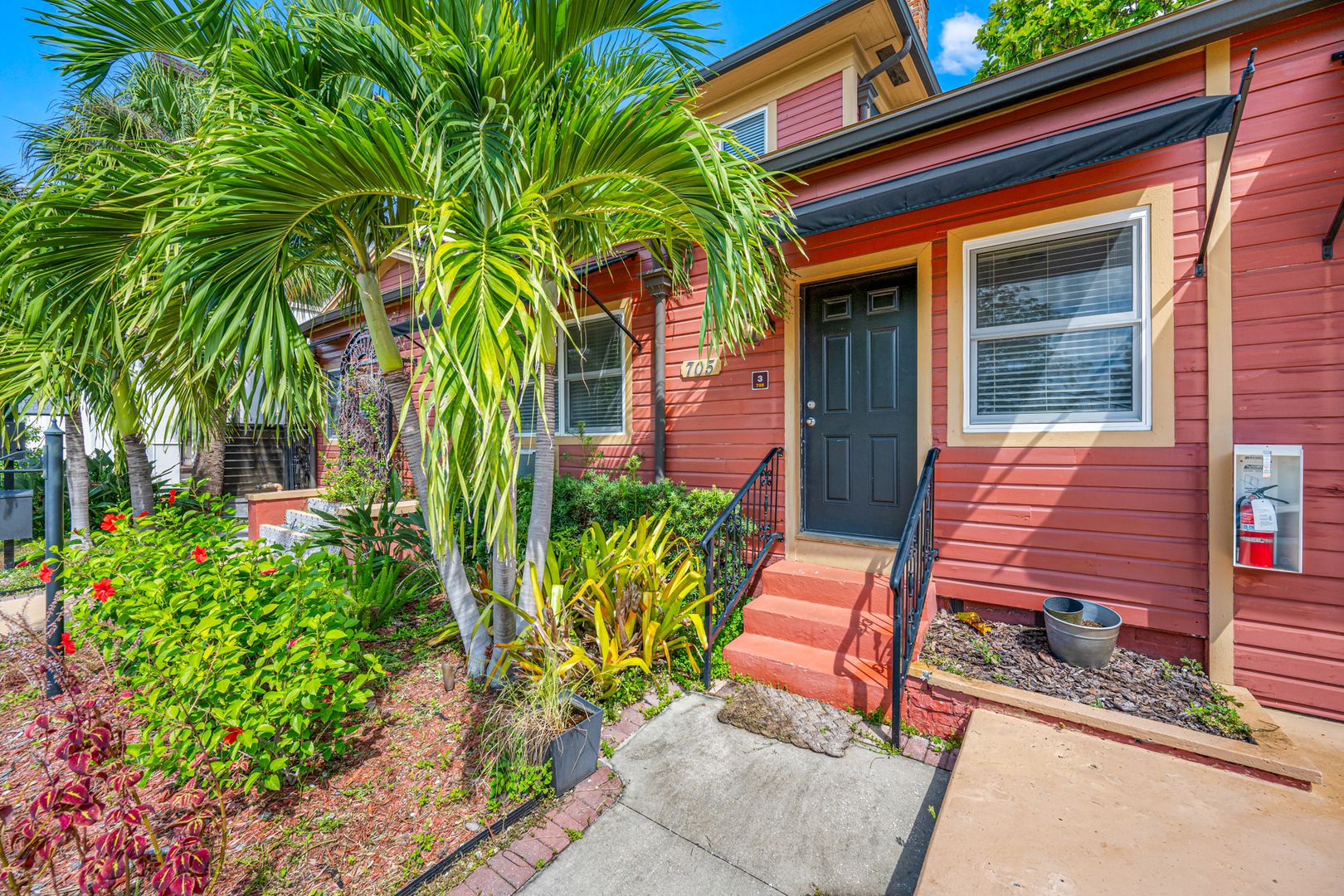 Tampa Apartment: 705 W Bay St.