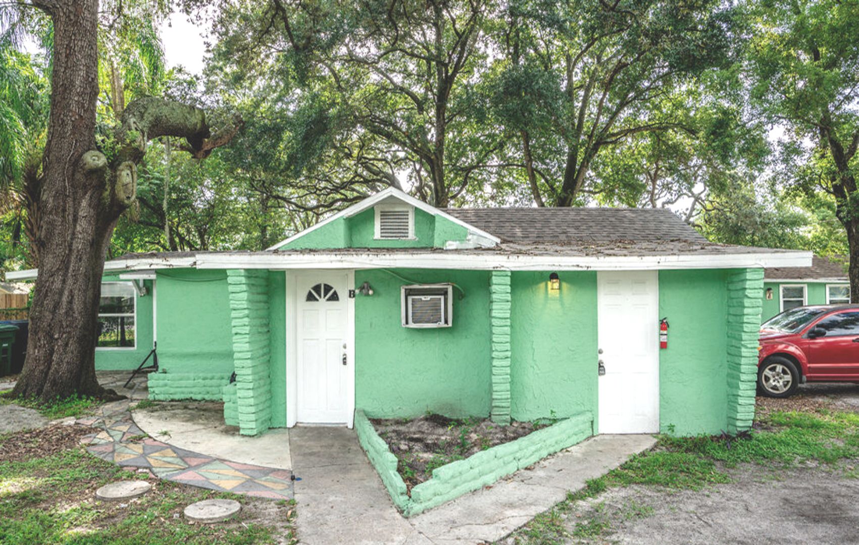 Tampa Apartment: 8724 N Tampa St
