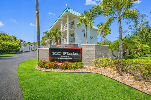 Newly Renovated 2 Bed-1 Bath Apartment with Patio & Pool!