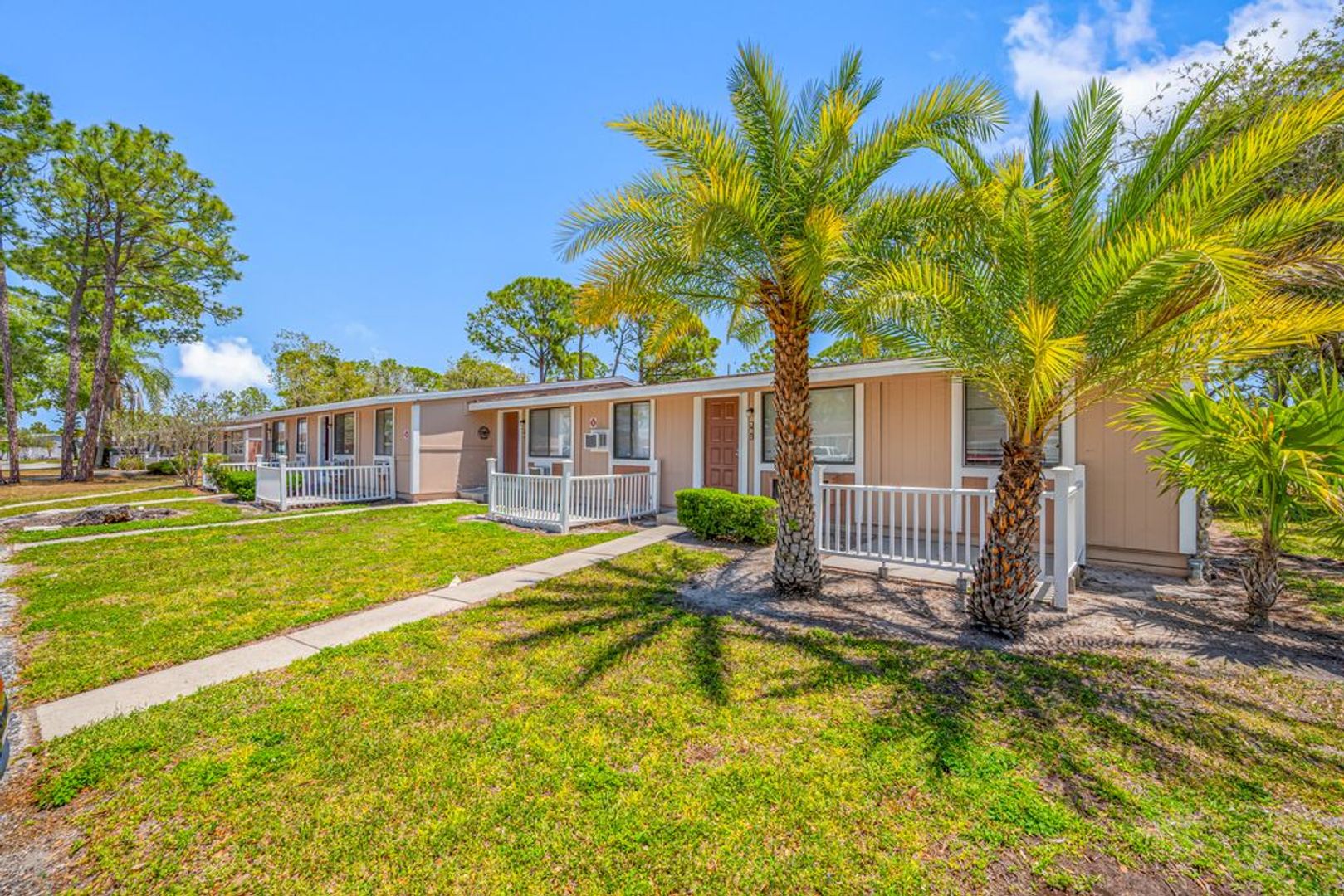 Apollo Beach Apartment: 349 Apollo Beach Blvd