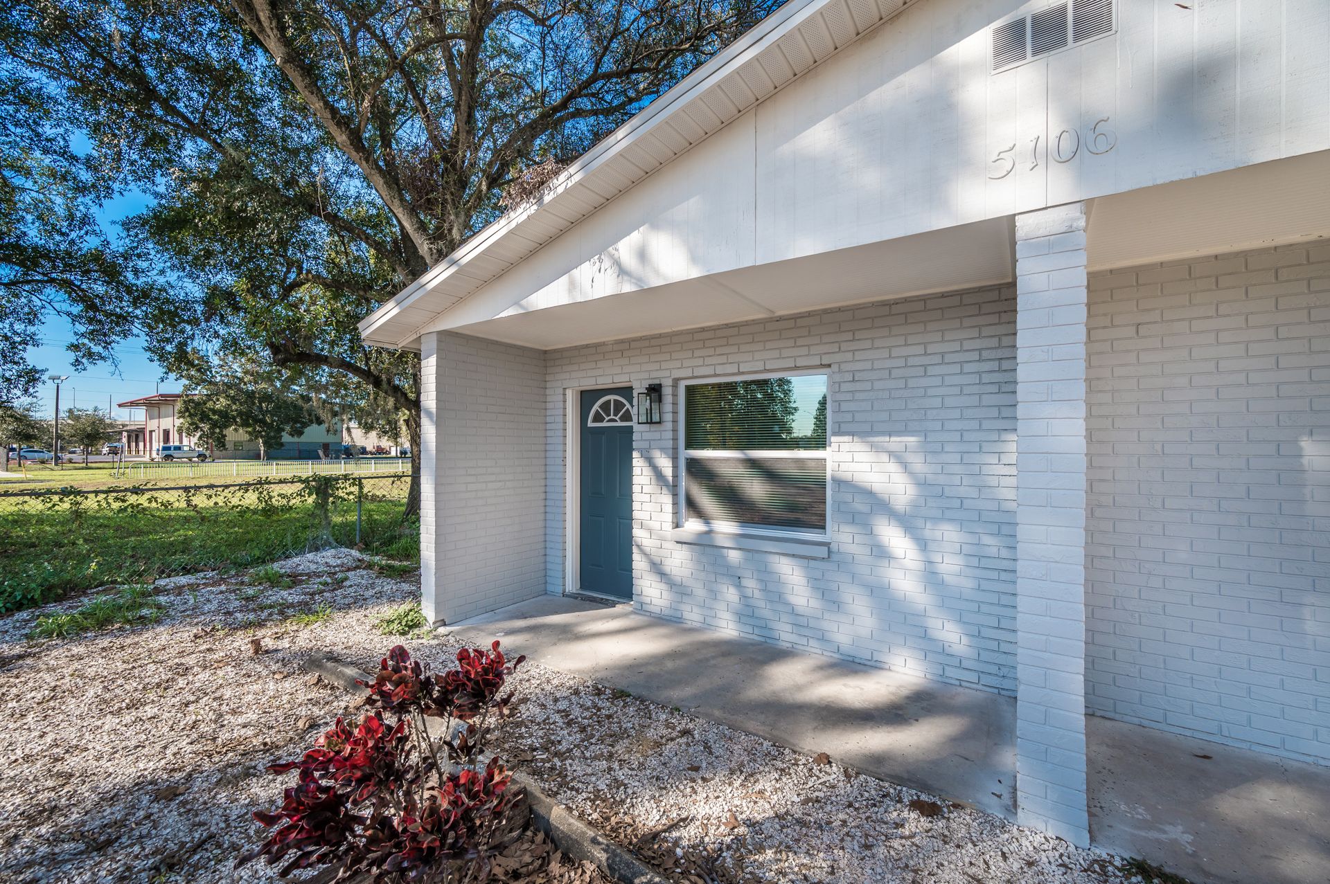 Tampa Apartment: 5106 E Columbus Dr