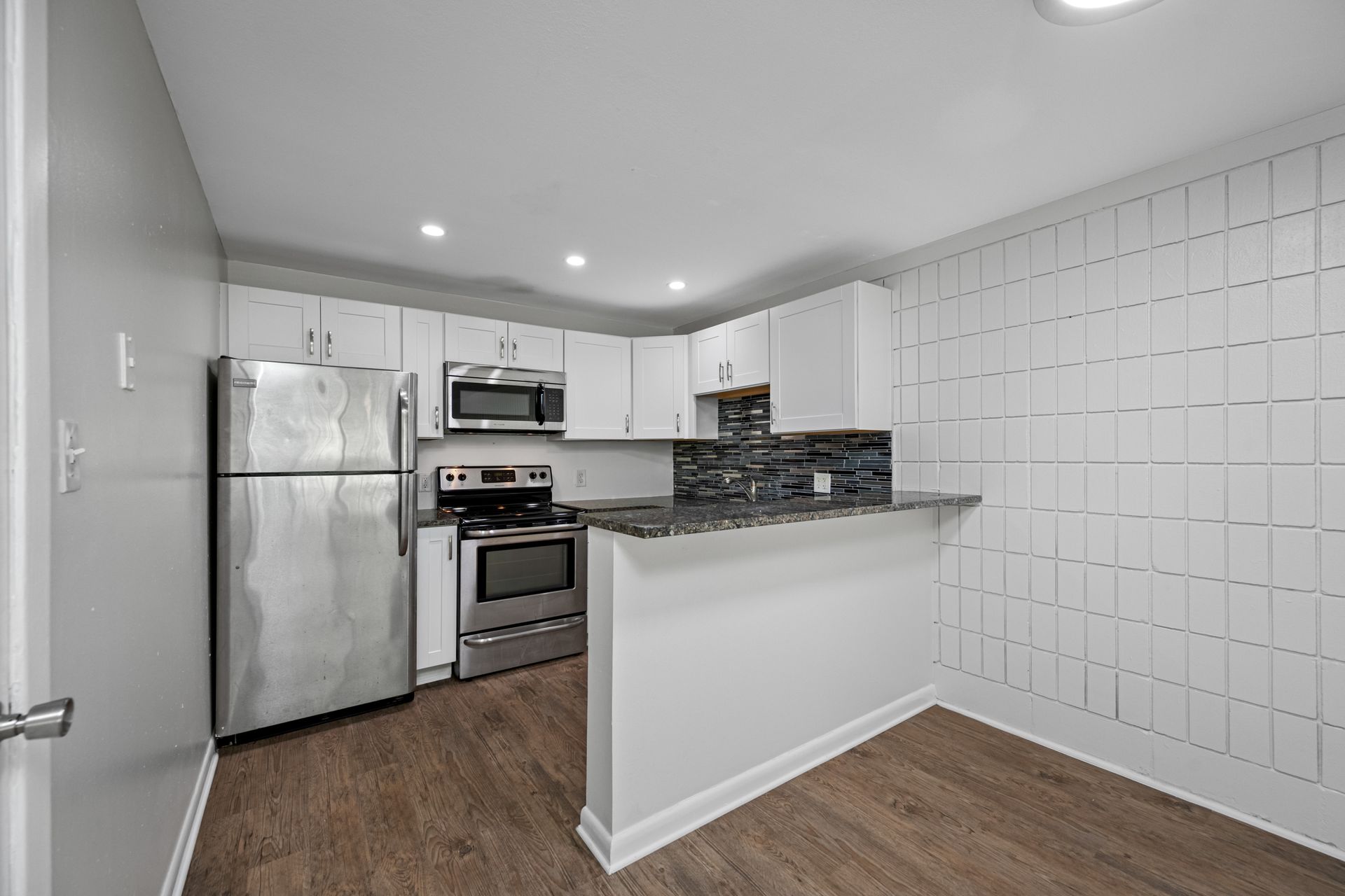 Tampa Apartment: 3211 W De Leon St