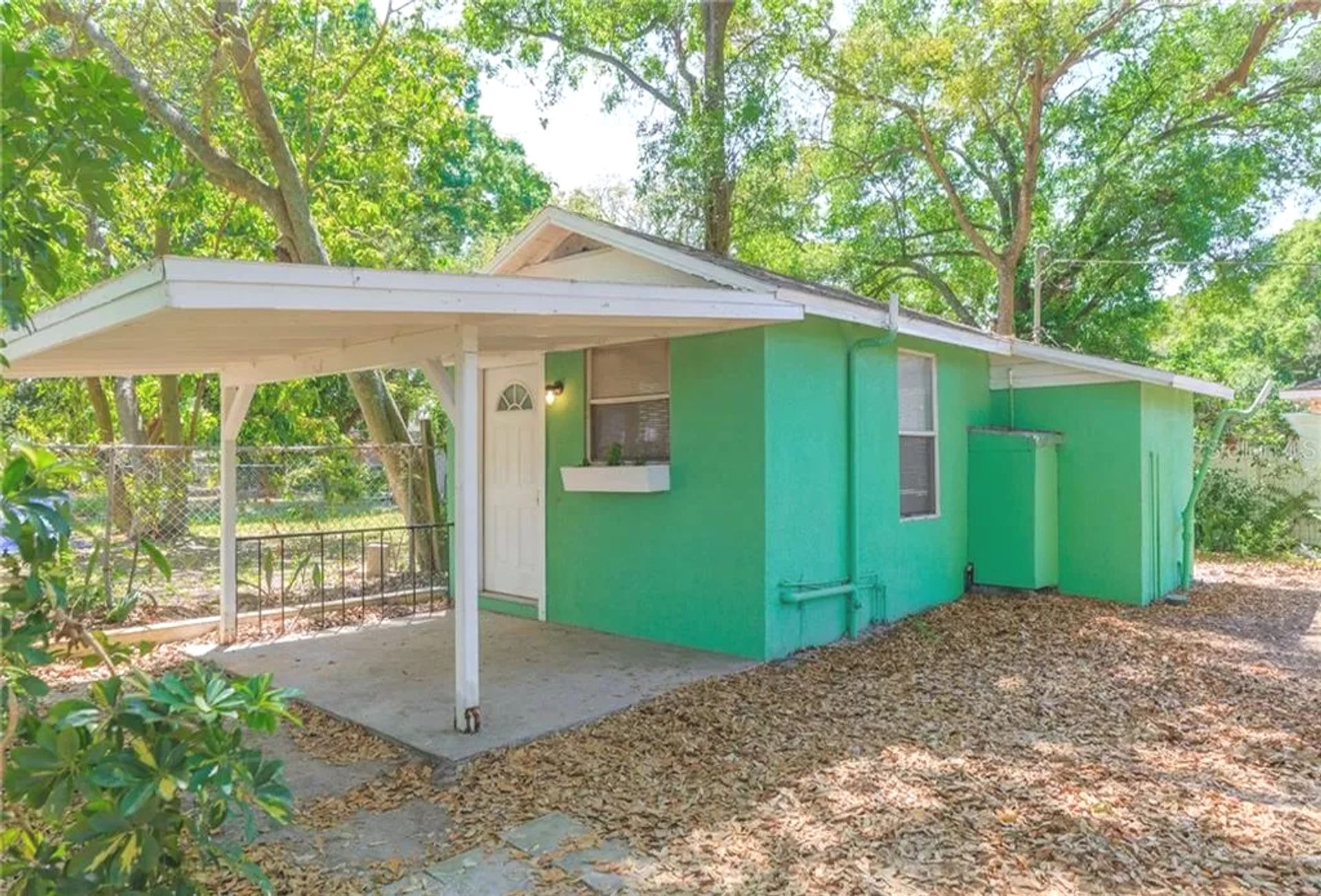 Tampa Apartment: 8724 N Tampa St