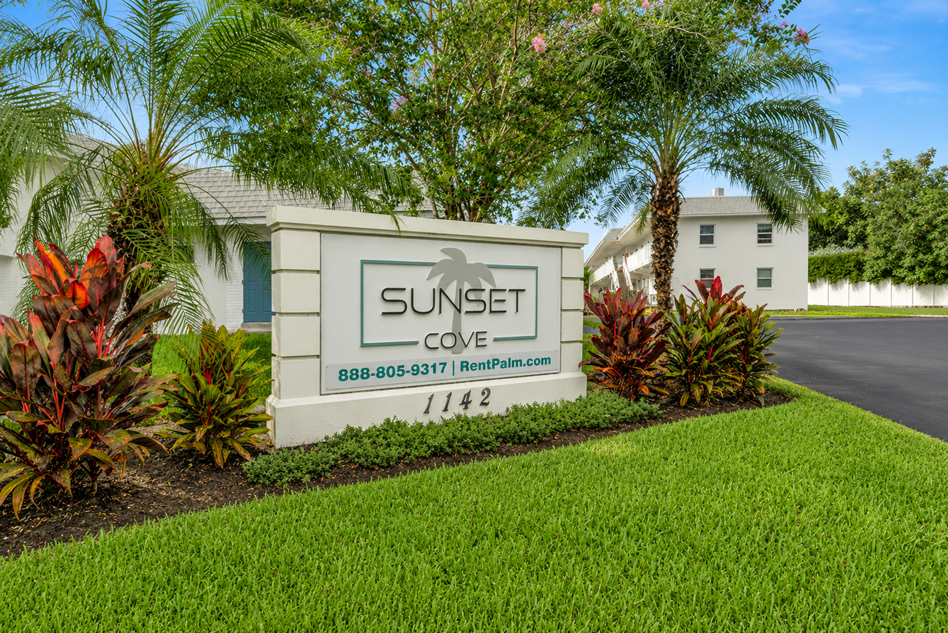 Clearwater Apartment: 1142 Sunset Point Rd