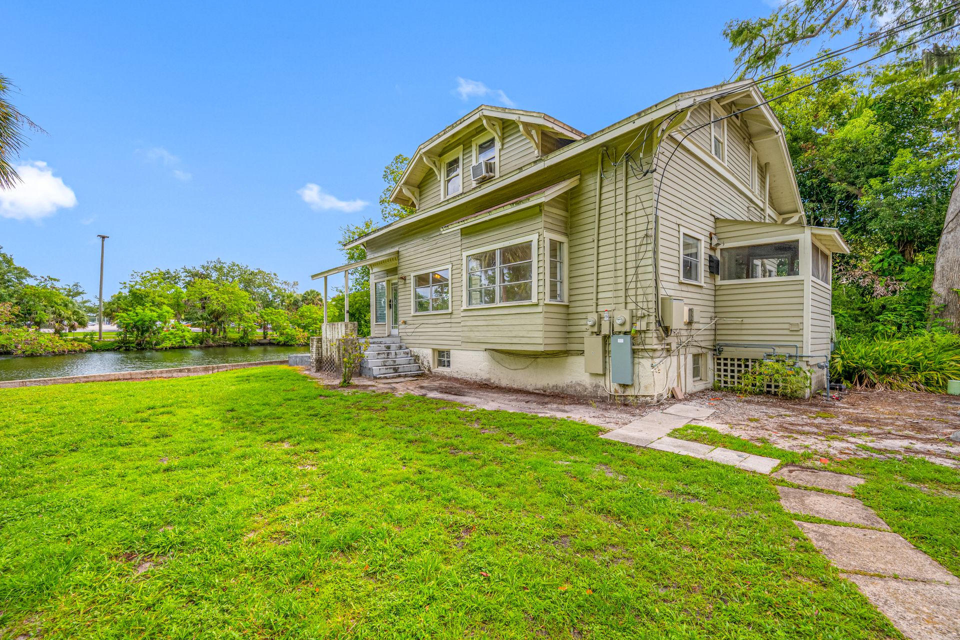 Tampa Apartment: 708 E Hollywood St