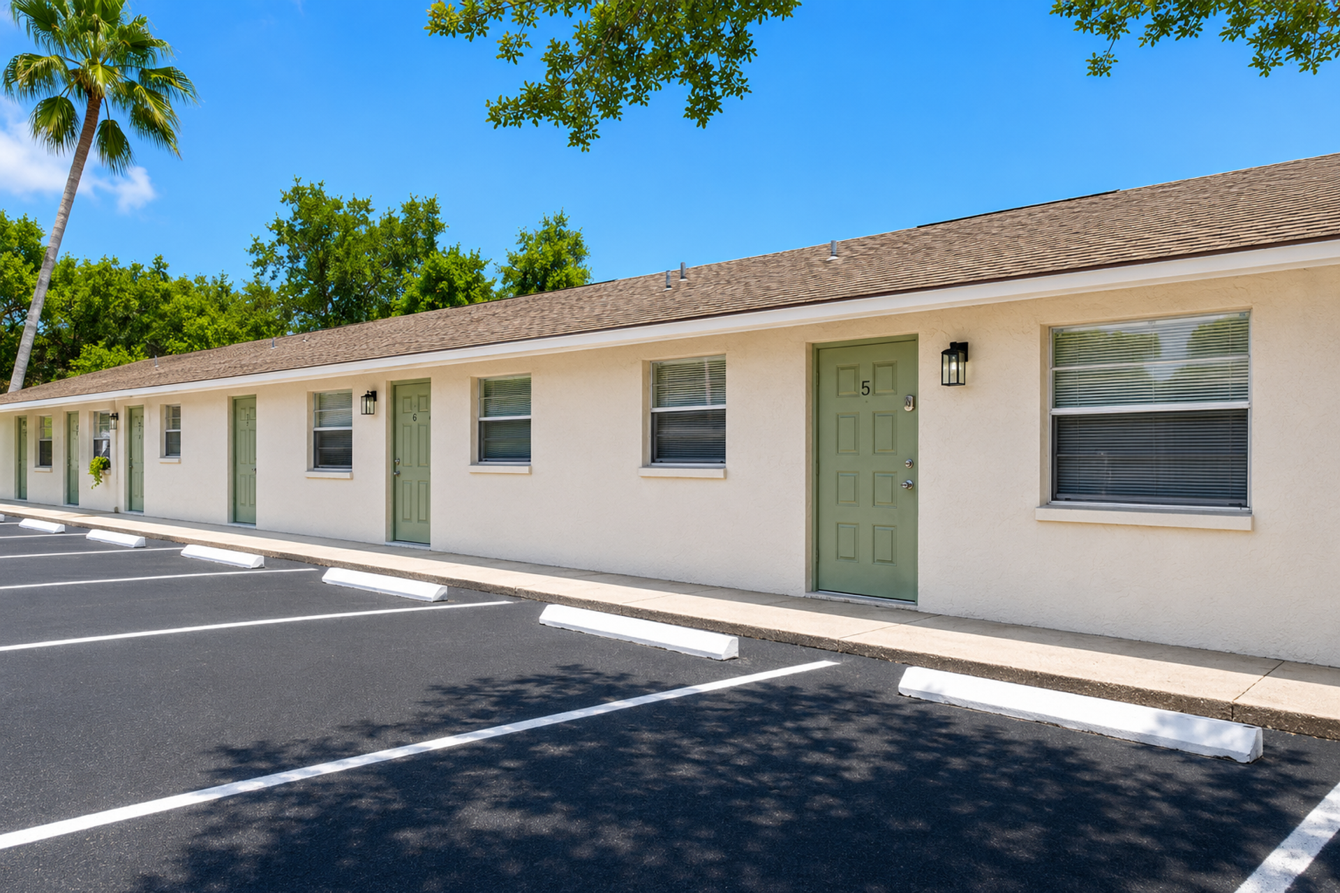 Pinellas Park Apartment: 4520 76th Ave N