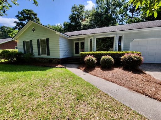 Three bedroom + bonus room in Snee Farm - Mt. Pleasant – photo 1