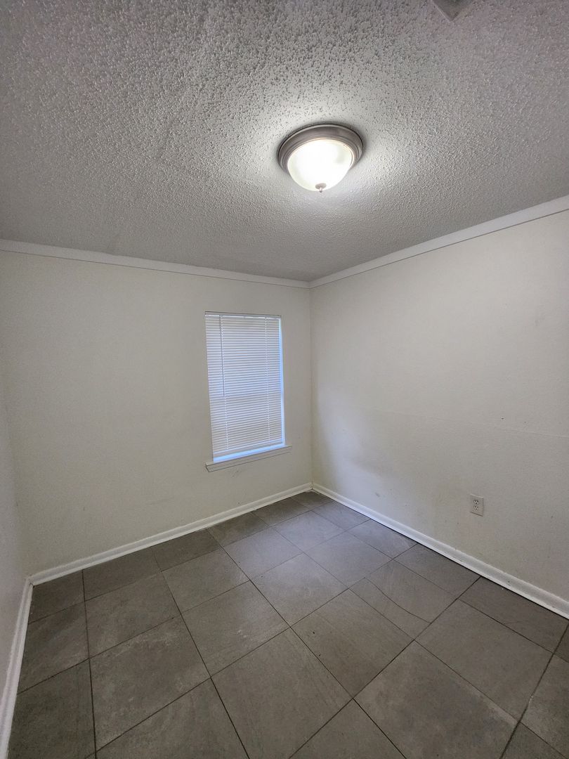 3017 Donley St, Pensacola, FL 32526