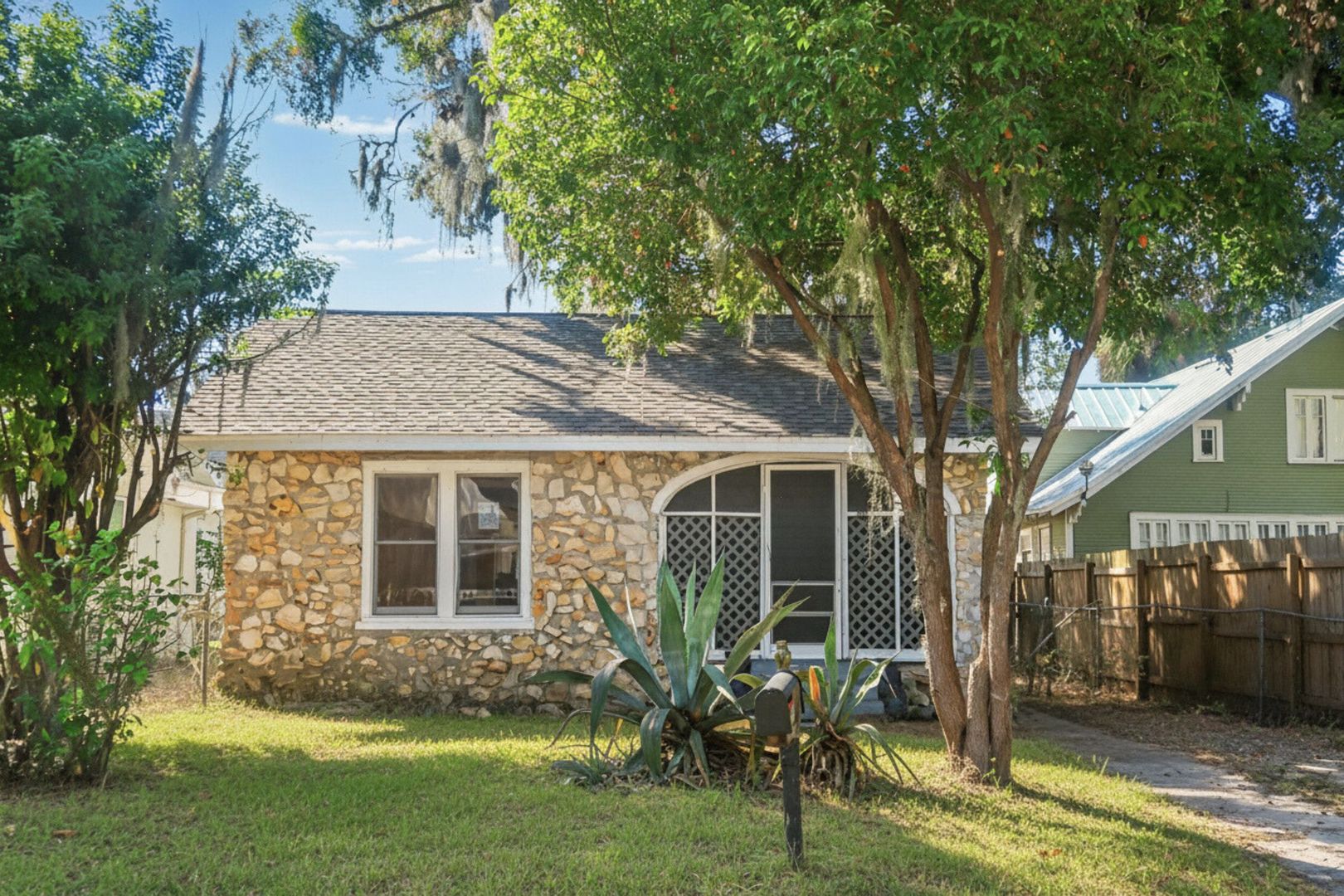 Zephyrhills House: 5353 10th St