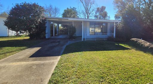 331 Emory Dr. Pensacola, FL: MOVE-IN SPECIAL: HALF OFF YOUR FIRST FULL MONTH’S RENT! – photo 1