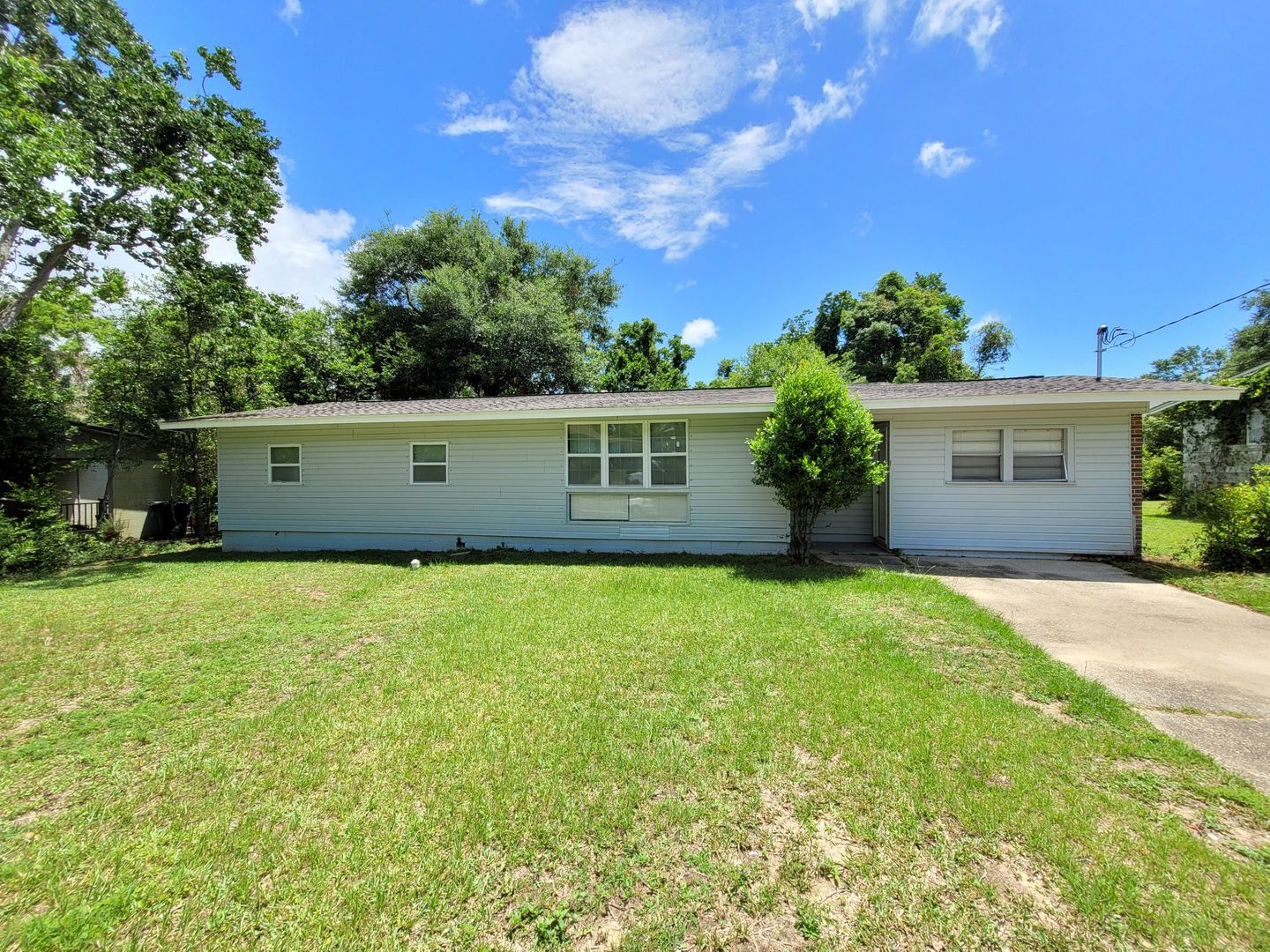 Pensacola House: 5442 Thornhill Rd