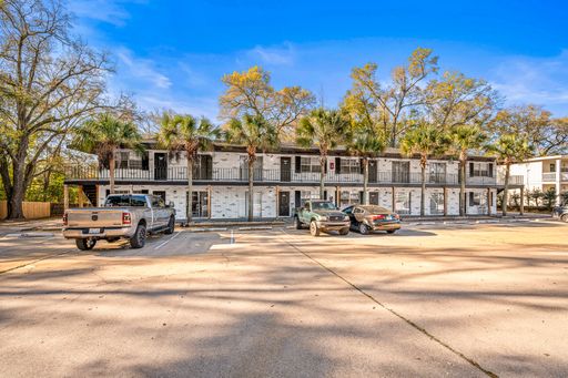 6675 Magnolia St. Unit 8 Milton: Magnolia Street: MOVE-IN SPECIAL: HALF OFF YOUR FIRST FULL MONTH’S RENT!