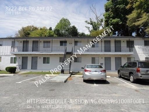 Two Bedroom, One Bath apartment for rent in great location with tons of space & W/D Hookups! – photo 1